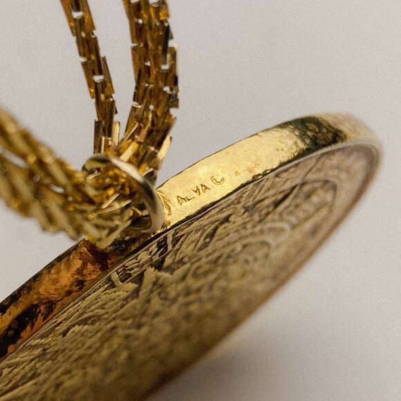 Vintage Alva Museum Replicas Aztec Calendar Stone Medallion Relic Gold Necklace - Picture 7 of 13